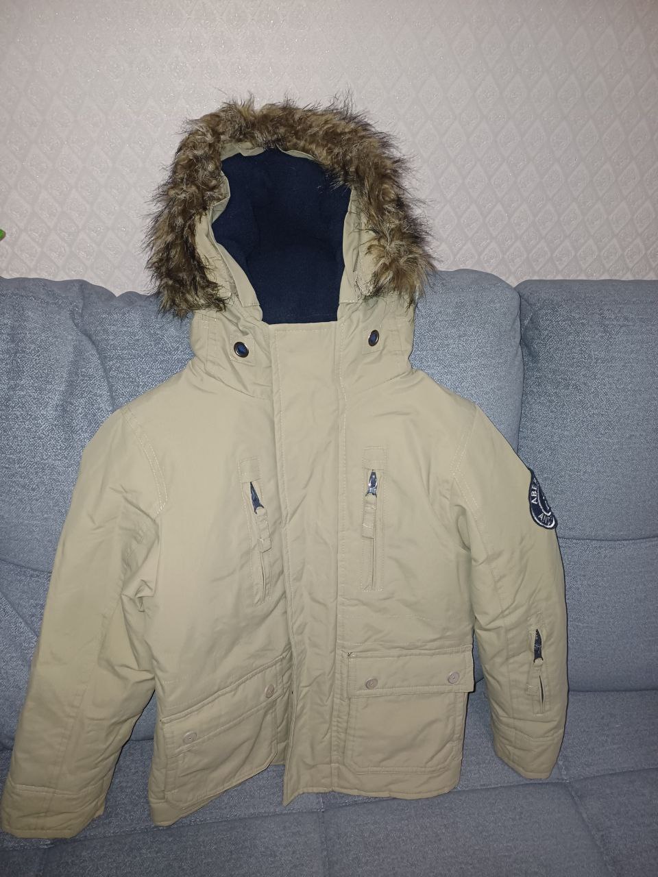 Парка зимняя на мальчика 8/9 лет