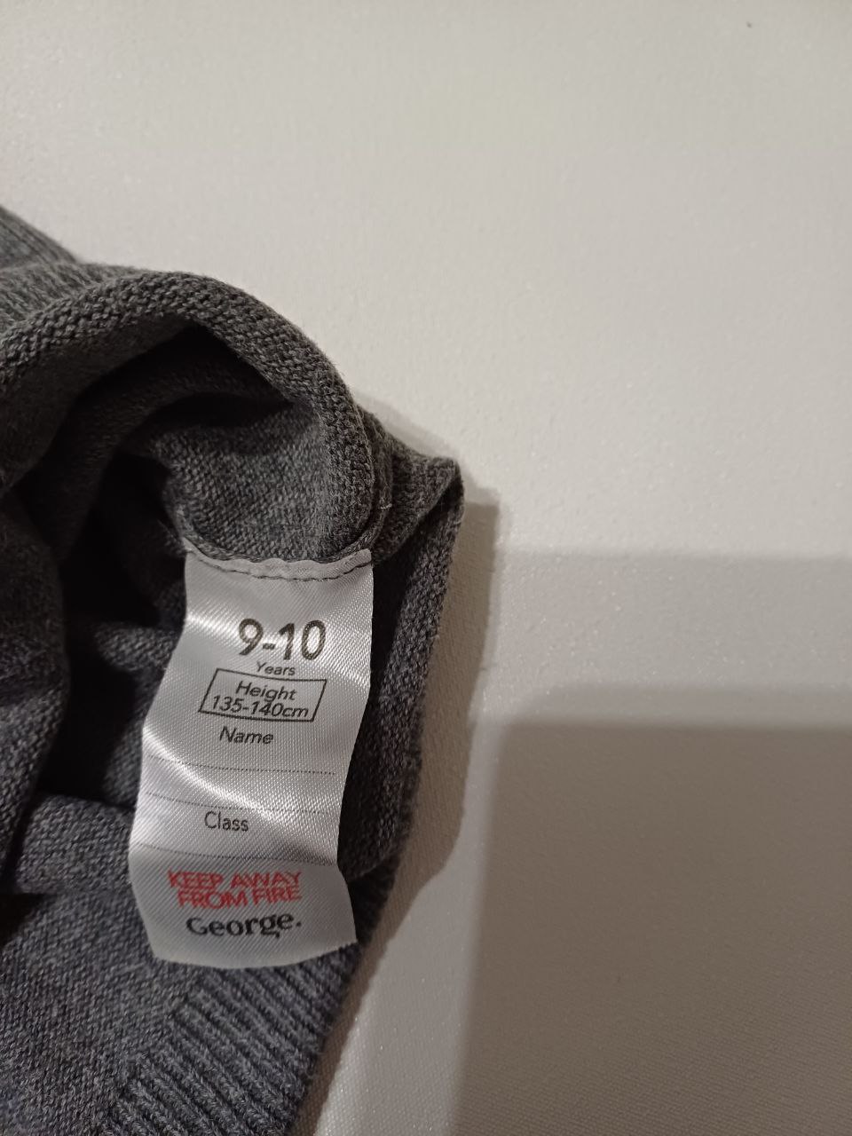Свитер фирмы George 9-10 лет