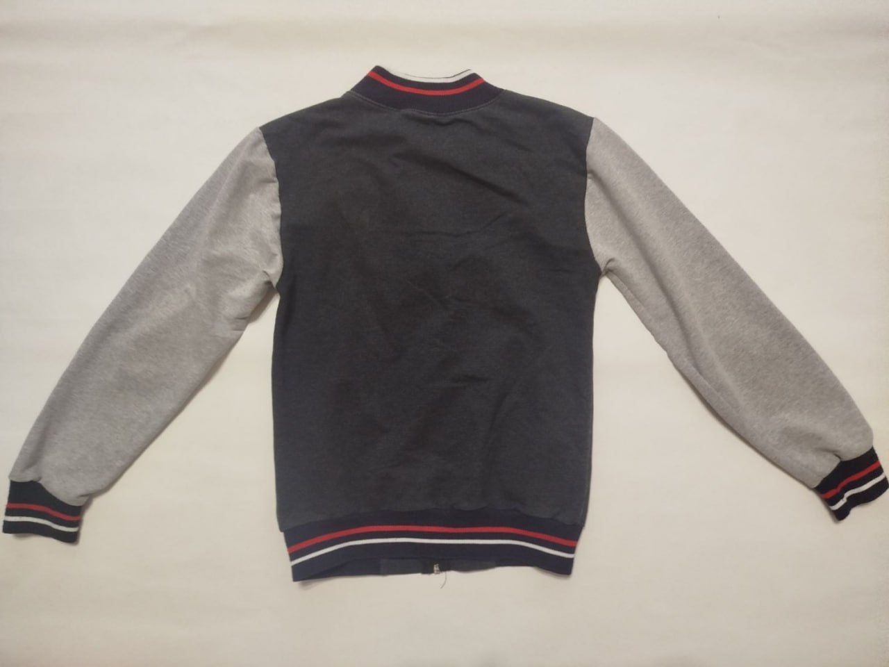 Спортивная кофта на молнии