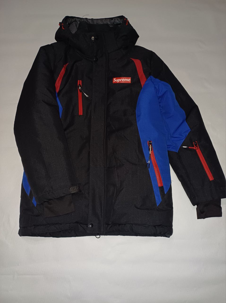 Зимняя куртка бренда Supreme рост 158 см